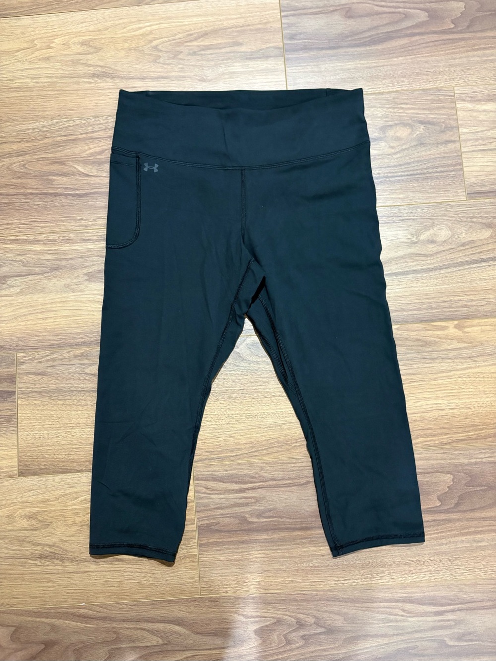 Under Armour Black Fitted Capri Leggings NWOT